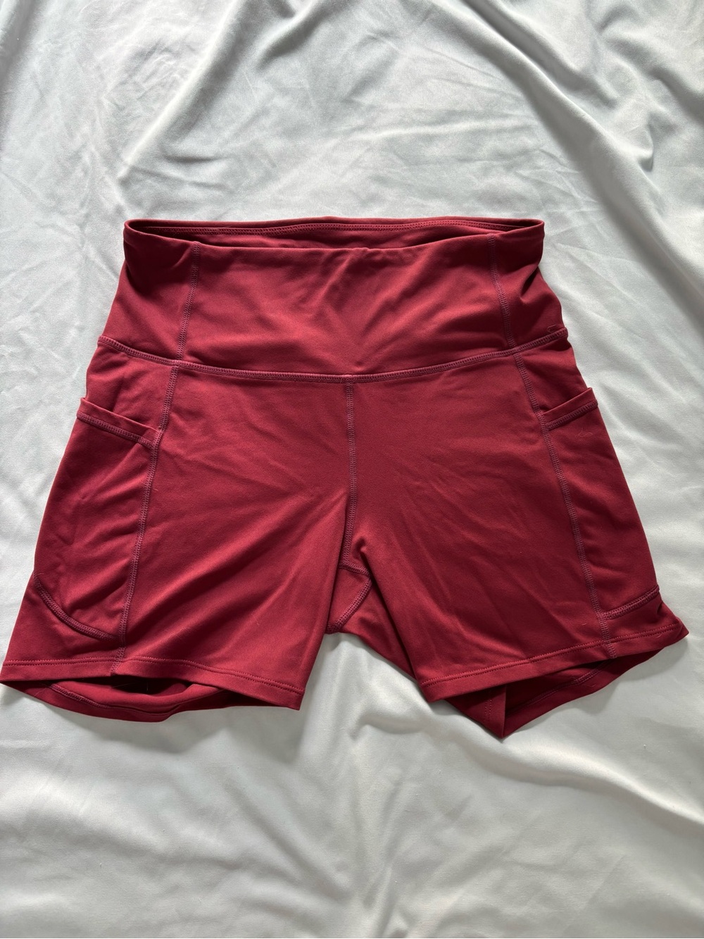 High-Rise Bike Shorts with Side Pockets in Burgundy
